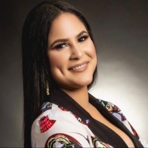 Meet your Posher, Perla